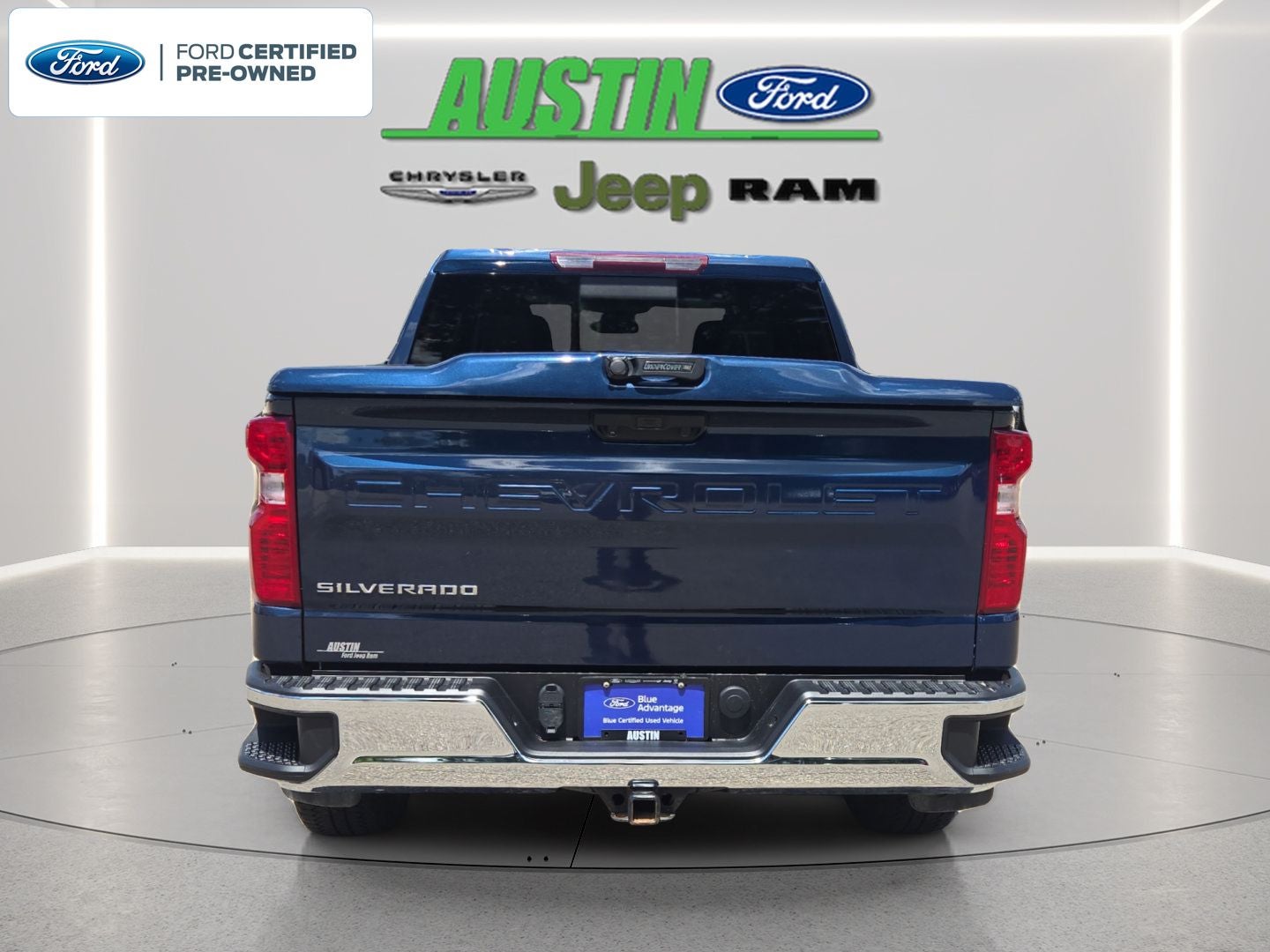 2022 Chevrolet Silverado 1500 — interior view